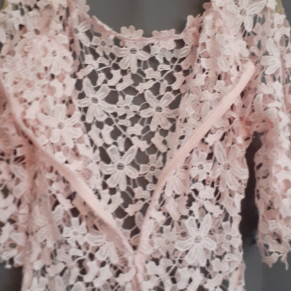 Pink lace and flower dress - Picture 3 of 5